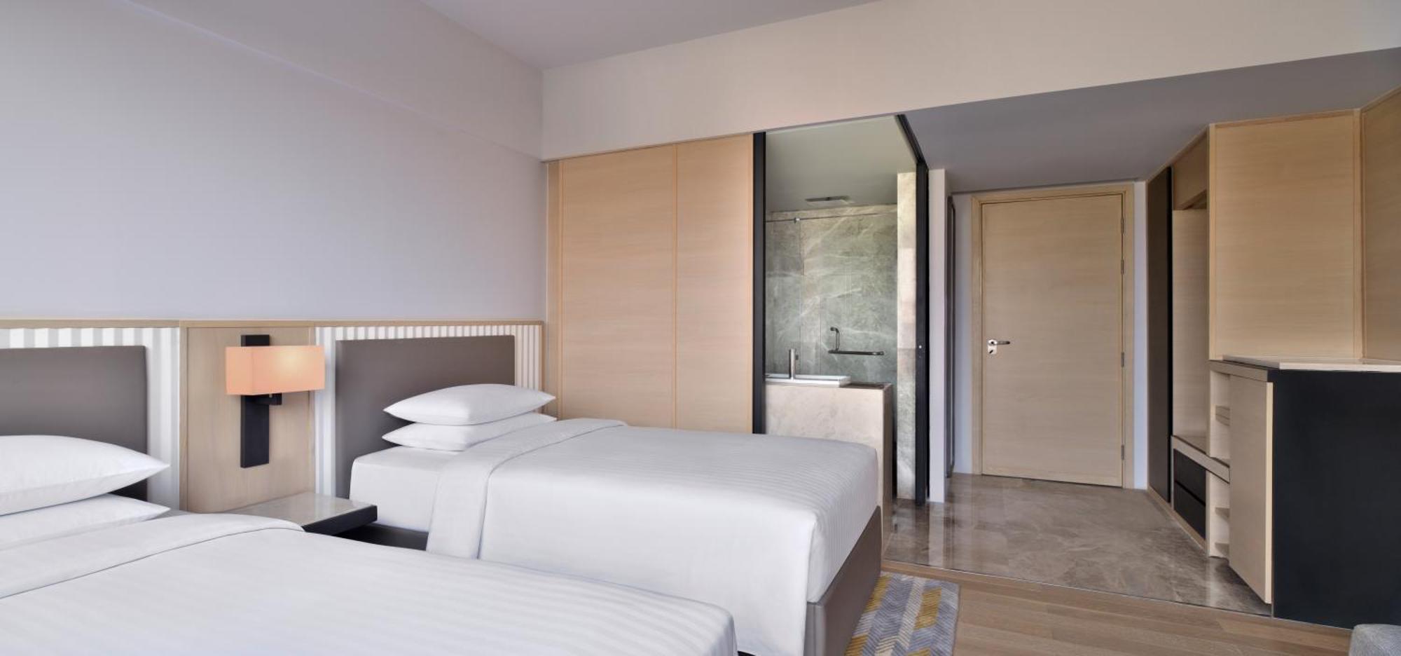 Courtyard By Marriott Ahmedabad Sindhu Bhavan Road Exteriör bild